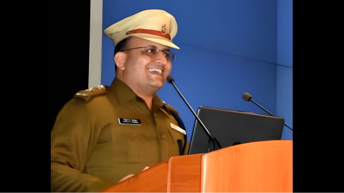 Vikram Kapali Porwal is Deputy Secretary, MEA