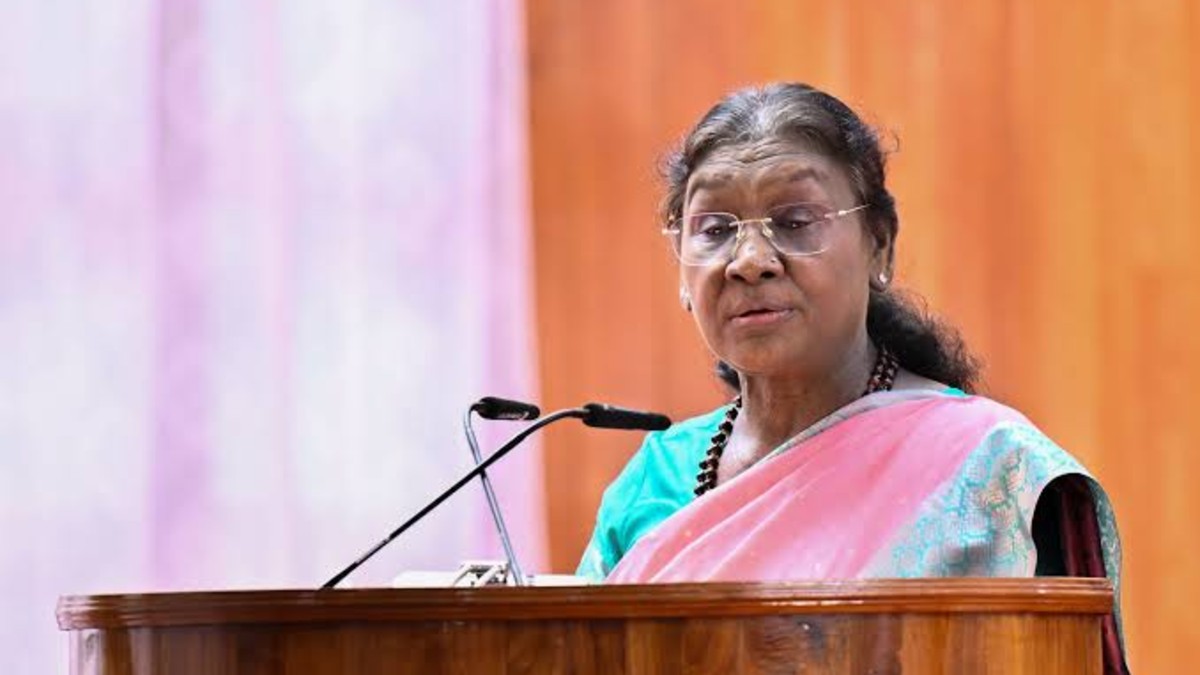 Envoys of six nations present credentials to President