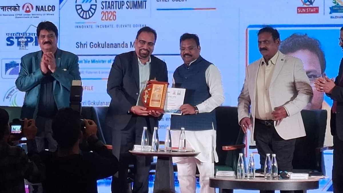 HURL MD Siba Prasad Mohanty Honoured with ‘Best MD of the Year’ Award
