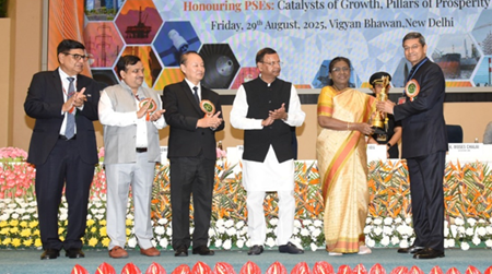Gurdeep Singh, CMD, NTPC conferred Leadership Excellence Award