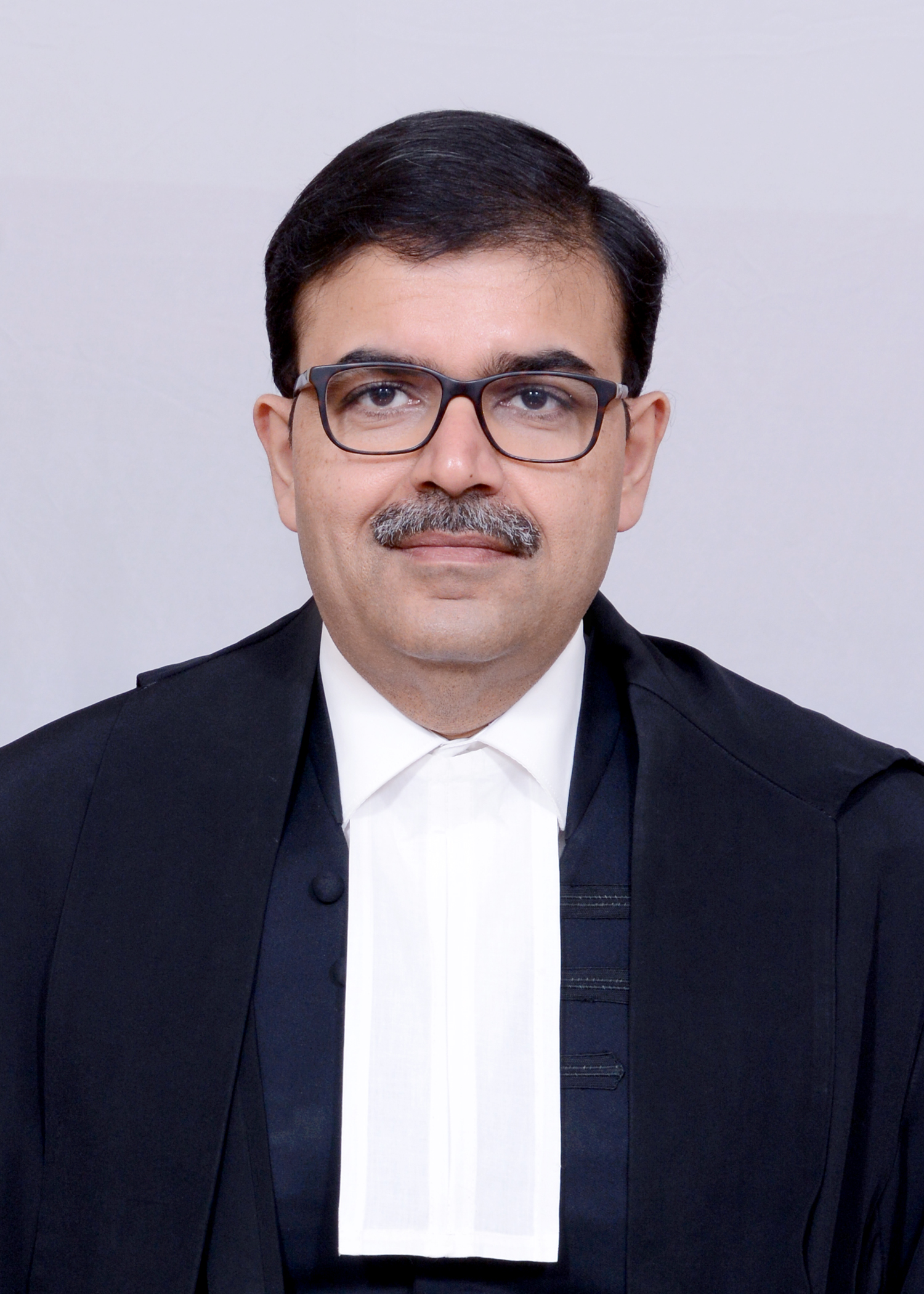 Justice Ashwani Kumar Mishra transferred to Punjab & Haryana HC