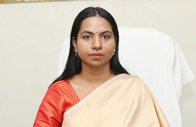 IAS Preeti Yadav First Woman Collector of Agar-Malwa, Dreams of More Industries and Opportunities for Its People