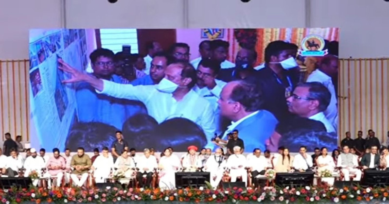 CM Fadnavis Praises Pune ZP Officers for Building Jyoti Savitri Int'l School