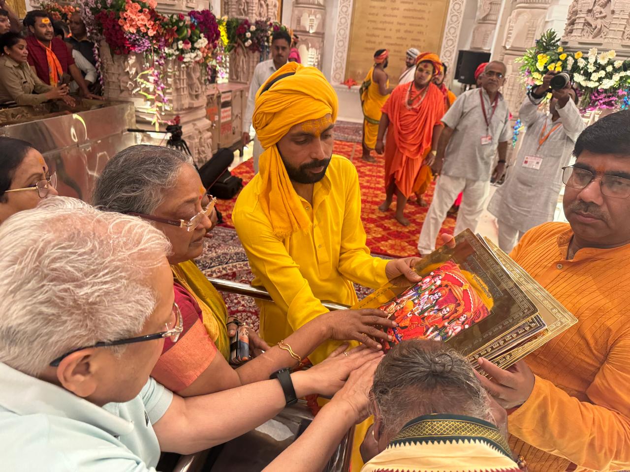 No receipt, no acknowledgment against gold-plated Ramcharitmanas donated to Sri Ram Temple, Ayodhya; Retired IAS official moves UP CM